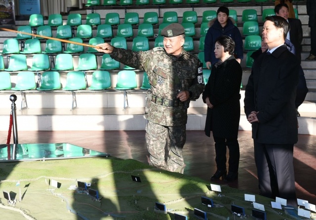 ▲ 양복완 부지사 안보관광시설 점검전망대)