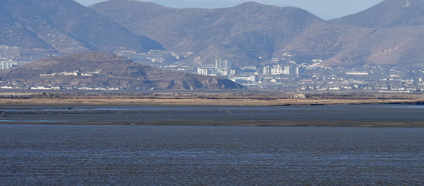 크기변환_7면 20160110 강화 대북 확성기 재개 사흘째  JUN_7570_7516.jpg