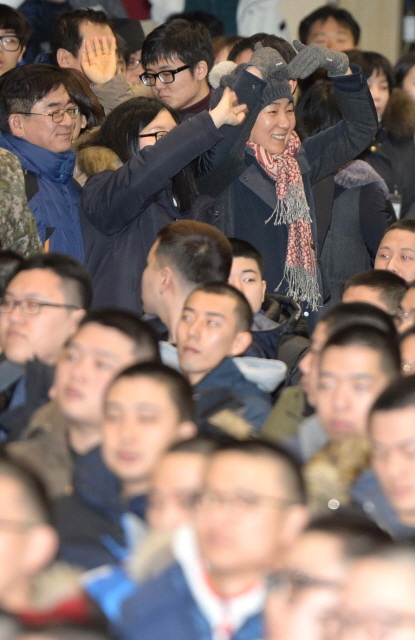 크기변환_1면 20160119 17사 올해 첫 신병교육대 입영식JYJ_9657.jpg