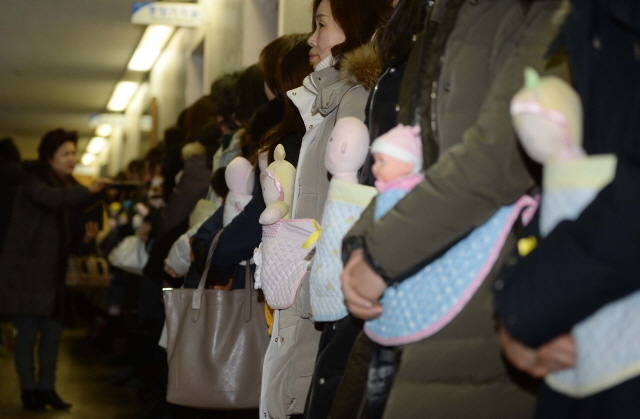 크기변환_7면 20160120  누리과정 예산 인천 어린이집 연합회 예산촉구 기자회견JYJ_9702.jpg