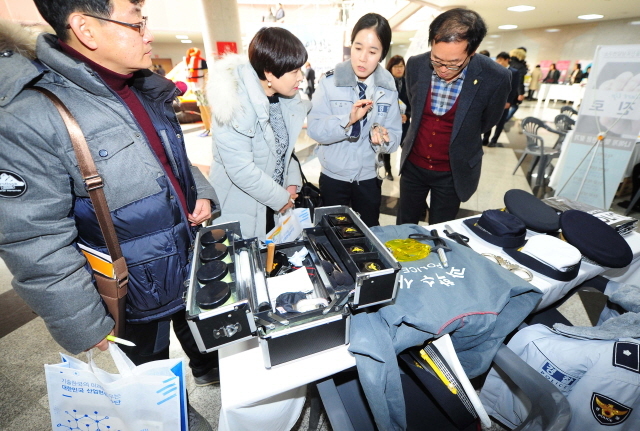 크기변환_1면  20160128 인천시교육청 지역사회 교육인프라 박람회 개막JUN_8396.jpg