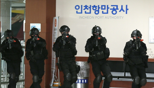 크기변환_20160218 9공수 인천항 대테러훈련2  JUN 1688.jpg