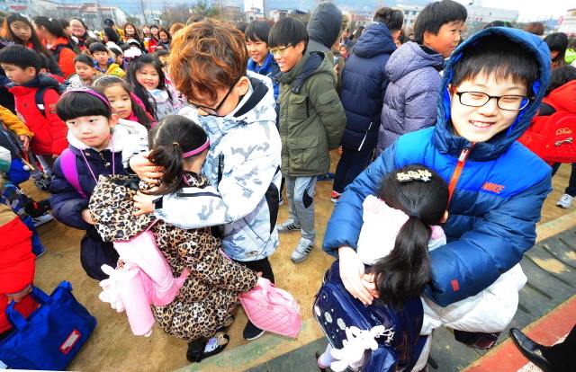 크기변환_7면 20160302 문학초교 입학식JUN_1185.jpg