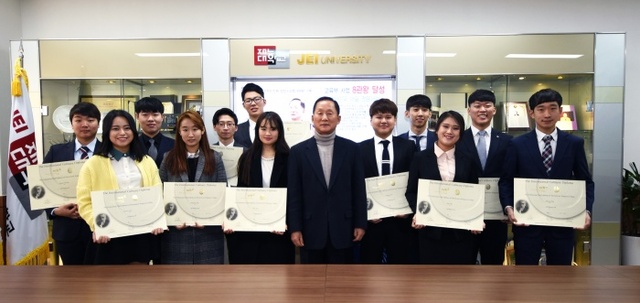 ▲ 킹스웨이수료단체