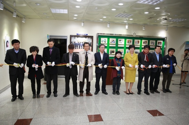 ▲ 군포 (다문화가족 사진전시회)