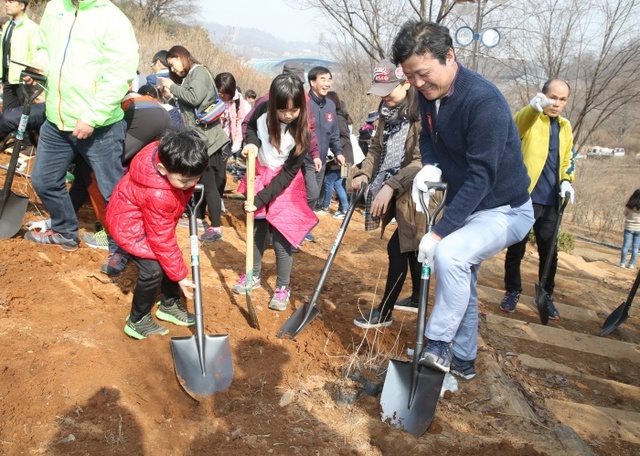 ▲ 내나무심기 진달래동산만들어요_1