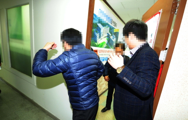 크기변환_7면 20160321 새누리당 남구 갑 홍일표의원 사무실 압수수색JUN_2776.jpg