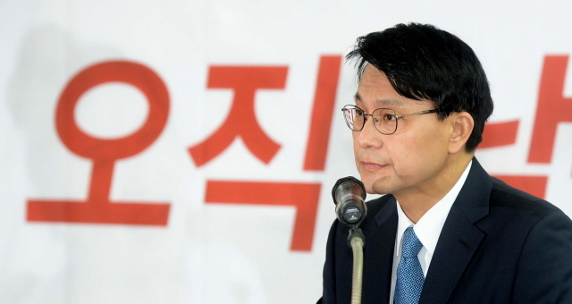 크기변환_5면 20160324 인천남구 을 새누리당 윤상현의원 탈당 기자회견JYJ_7766.jpg