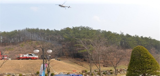 ▲ 남양주소방서 일패동 산불화재 진화작업 모습