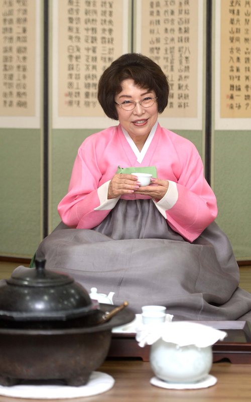 포토경기 최소연 한국차문화협회 이사장 메인2 JYJ_0989 사본.jpg