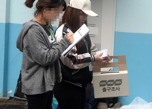 크기변환_20160413 20대 4,13총선 투표 JYJ_2495.jpg