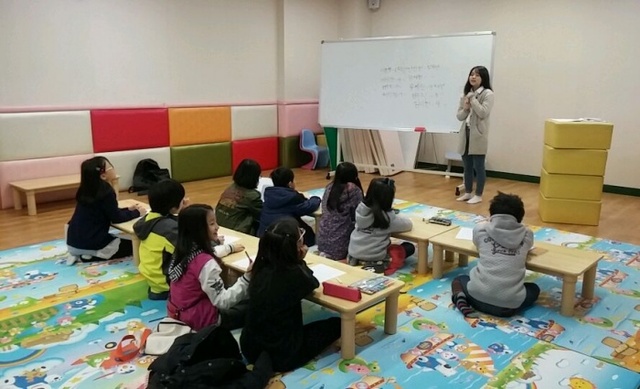 ▲ 광주시립도서관은 학생, 일반시민 등 다양한 분야에서 재능을 가진 봉사자들이 참여하는‘재능 나눔 프로그램’의 수강생을 선착순 모집한다.