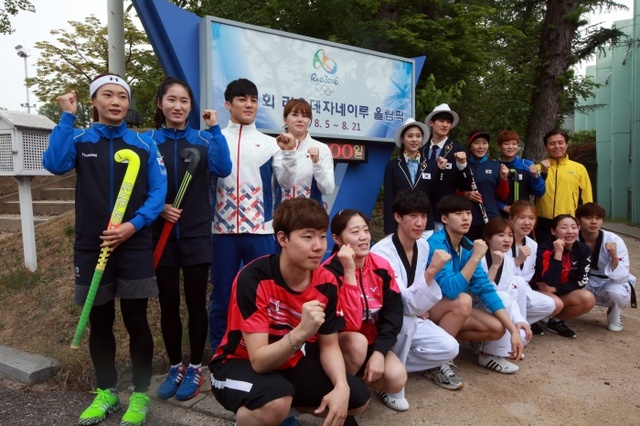 ▲ 2016년 브라질 리우데자네이루 하계올림픽 개막을 100일 앞둔 27일 서울 노원구 태릉선수촌에서 선수들이 파이팅을 외치고 있다.연합뉴스