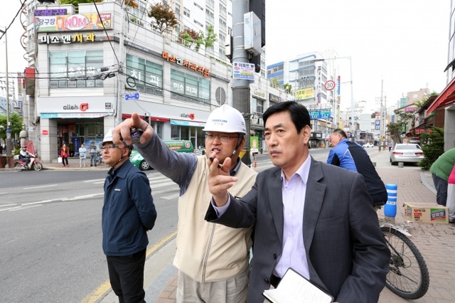 ▲ 오수봉 하남시의원 지하철 출구 문제있다