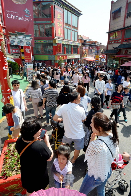 크기변환_1면 20160505 어린이날 연휴 중구 차이나타운 인산인해 JUN_1213.jpg