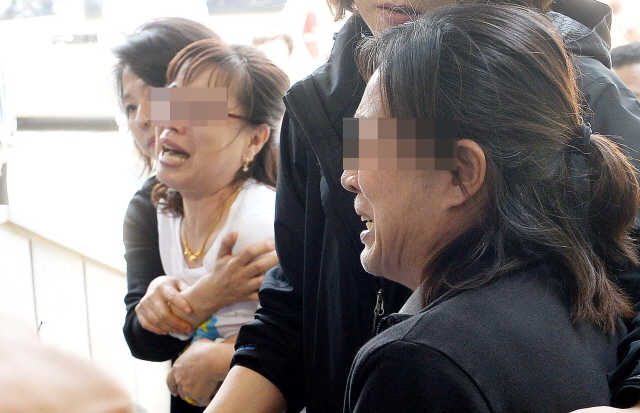 크기변환_7면 20160511 계양구 방축동 부부 살해범 검거 압송 JUN_1839.jpg