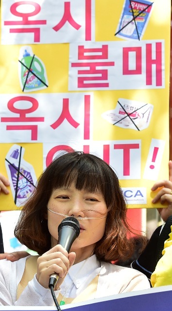 7면 20160512 옥시제품 불매 기자회견 JUN_0404_R.jpg
