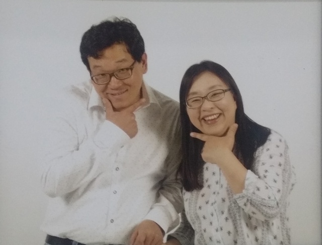 ▲ 여성청소년과_부천시는 5월 19일부터 20일까지 시청 로비에서 '아름다운 부부 선물'이란 주제로 100쌍의 부부사진전을 연다.(2)