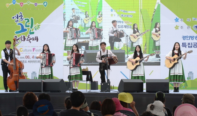 크기변환_화보 20160604 영종그린문화축제 J요들 프랜즈 공연 JYJ_8426.jpg