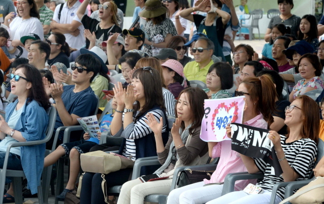크기변환_화보 20160604 영종그린문화축제 축하공연JYJ_8747.jpg