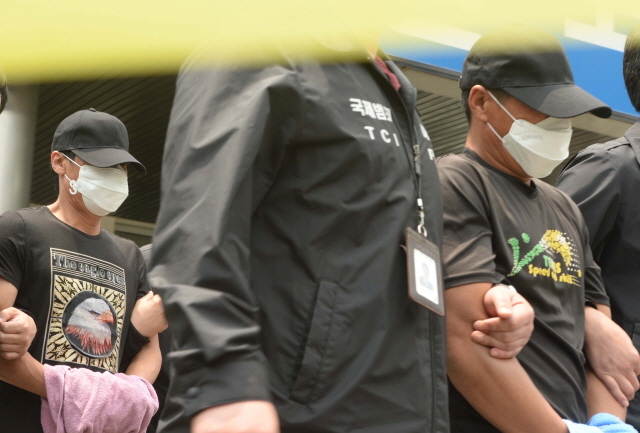 크기변환_20160607 연평도 어민 나포 중국어선 선장 구속 영장실질 심사 JYJ_9743.jpg