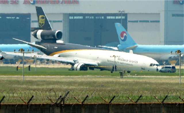 크기변환_20160607 인천공항 화물기 활주로 사고 JYJ_9674.jpg