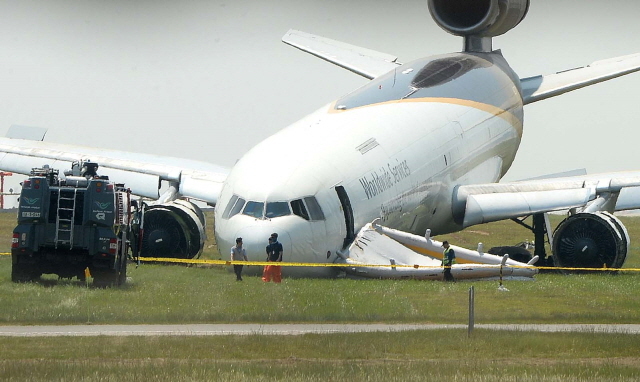 크기변환_20160607 인천공항 화물기 활주로 사고JYJ_9658.jpg