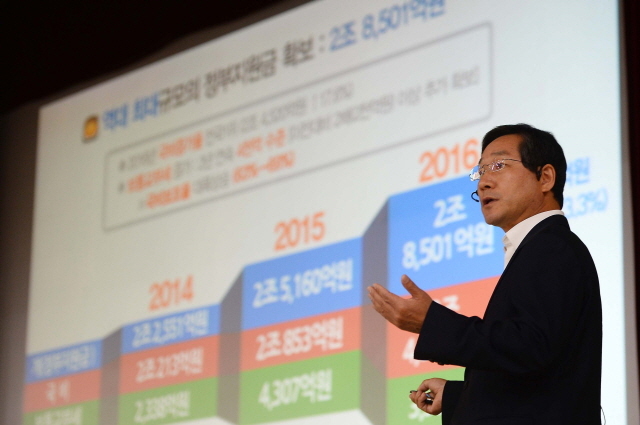 크기변환_1면 20160627 유정복 인천시장 취임2주기 기자 설명회 JUN_7160.jpg