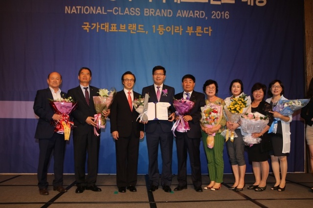 ▲ 평택시 명품브랜드  슈퍼오닝 브랜드 수상2