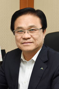 이성렬조합장 사본.jpg