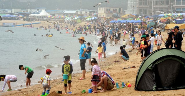 1면 20160703 왕산해수욕장 개장 첫주말JUN_8509_R.jpg