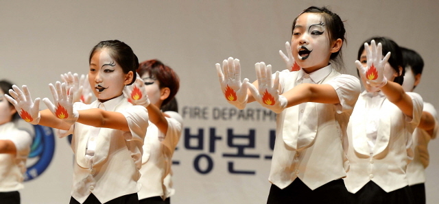 크기변환_1면 20160712 119 소방 동요 경연대회JUN_1761.jpg