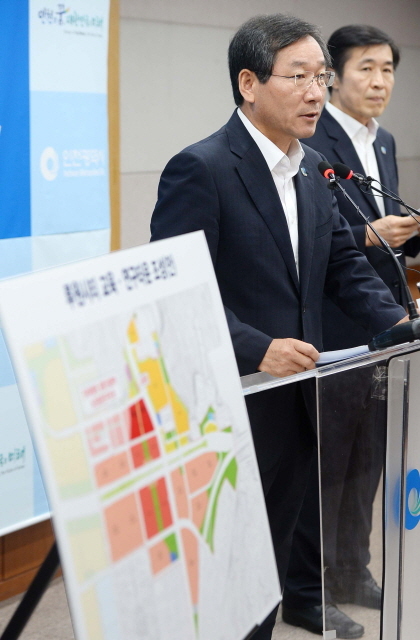크기변환_1면 20160714 인천시 청사 이전 용역 발표 기자회견JUN_1900.jpg