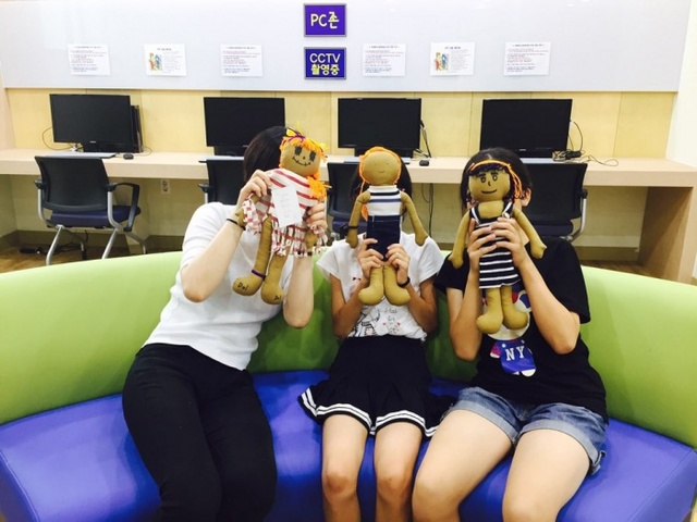 ▲ 평택서정청소년문화센터 나눔 회원 아우인형 만들기