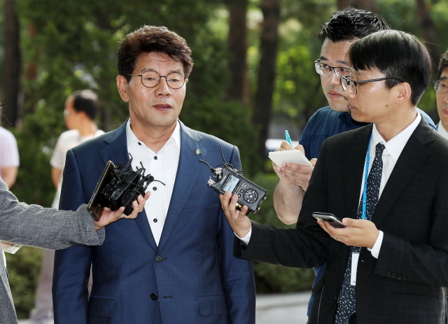 크기변환_7면 20160824 이청연 인천시교육감 인천지검 소환조사 JUN 9079.jpg