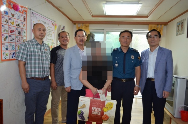 ▲ 탈북민 위문 격려 사진(가평)