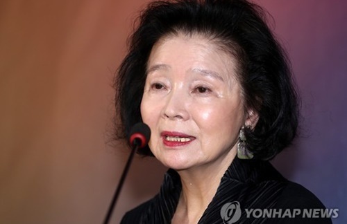 윤정희1.jpg