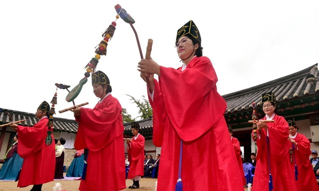 3면 20160928  인천향교 추계 석전대제 JUN_1393_R.jpg