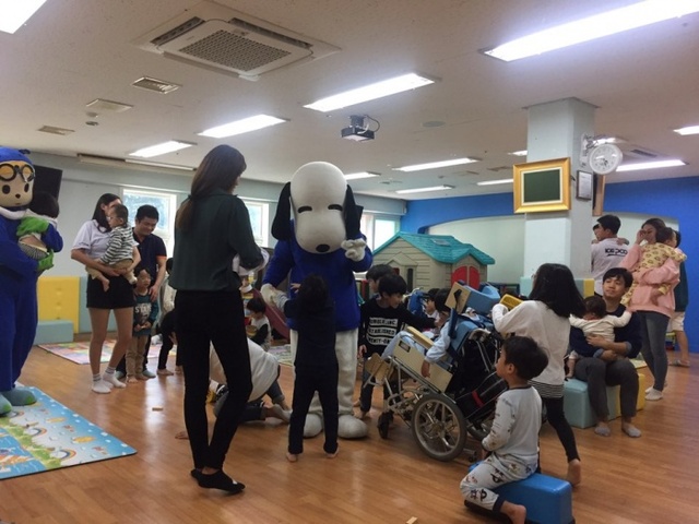 ▲ 영아원 봉사활동