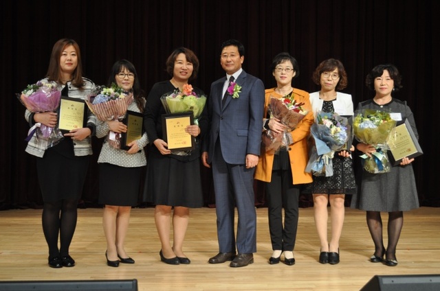 ▲ 시흥시 어린이집 연합회 시상식 (유호열 부시장)