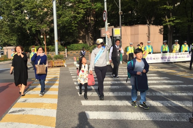 ▲ 관양초 교통 캠페인