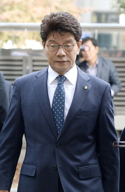 크기변환_20161017 억대뇌물 수수 혐의 이청연 인천시교육감 구속영장 재청구 심사2  JYJ_1283.jpg