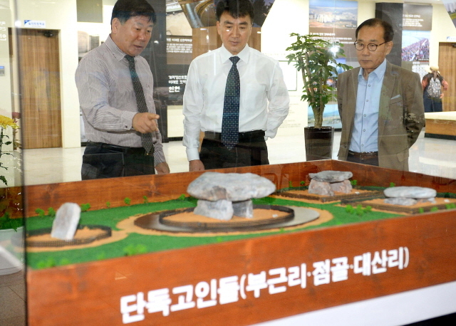 크기변환_20161017 인천시청 고인돌 모형 전시회JUN_1873.jpg