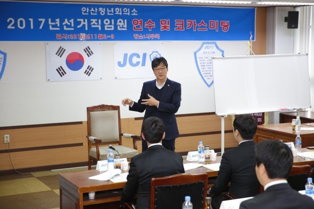 ▲ 안산-강의 하는 이민근 의장