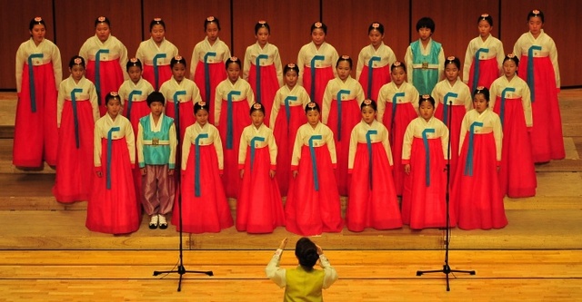 ▲ '반달, 고향의 봄'을 불러 인천시장상을 수상한 인천계양 구립 소년소년합창단