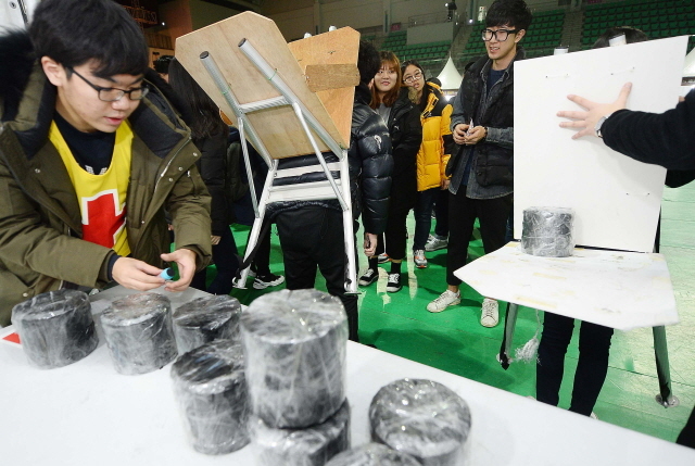 크기변환_7면 20161127 적십자 선한 페스티벌 에너지 취약계층 체험JUN_8004.jpg