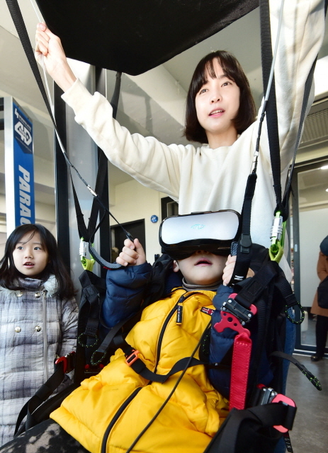크기변환_7면 20161129 동구 3D 실감 콘텐츠 체험관 개관 JUN_4865.jpg