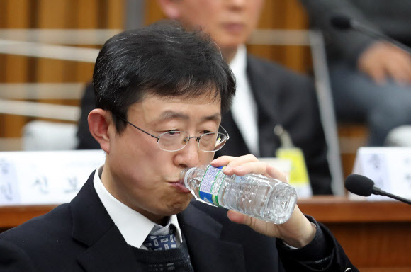 ▲ 사진=연합뉴스, '비선진료' 대통령 자문의 김상만씨 '보안손님'으로 청와대 출입