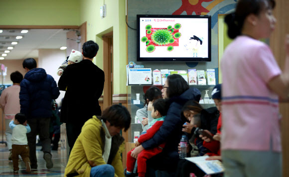 ▲ 사진=연합뉴스, A형 독감 학생 1주일새 4배 급증, 전년보다 한달 빨리 유행 시작