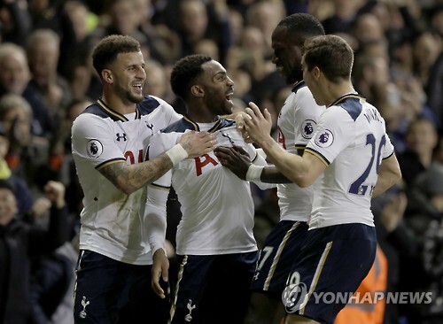 ▲ 2-1을 만든 뒤 기뻐하는 토트넘 선수들. AP=연합뉴스